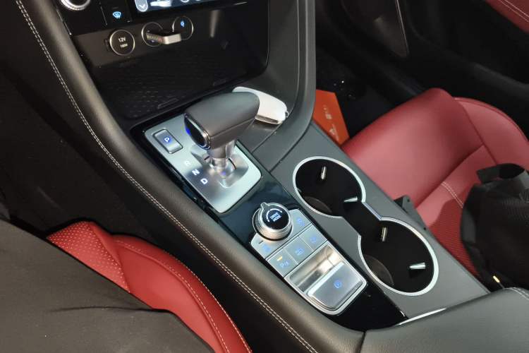 Used Genesis G70 2024 2.0T Hunter Model Rear-Drive Luxury Edition Shooting Brake Gear Lever
