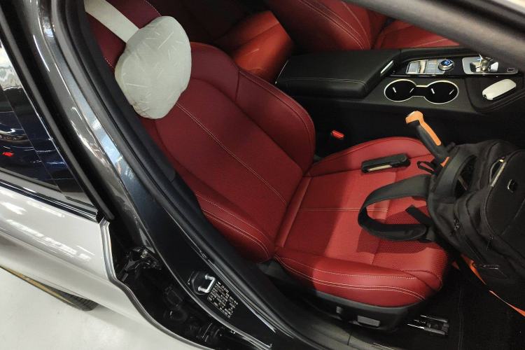 Used Genesis G70 2024 2.0T Hunter Model Rear-Drive Luxury Edition Shooting Brake Right Front Seat