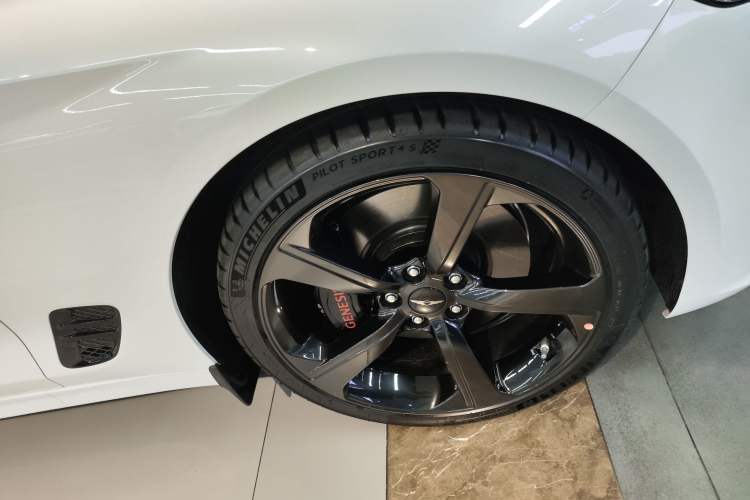 Used Genesis G70 2024 2.0T Hunter Model Rear-Drive Luxury Edition Shooting Brake Exterior 6