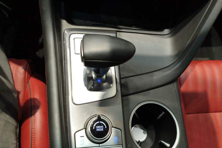 Used Genesis G70 2024 2.0T Hunter Model Rear-Drive Luxury Edition Shooting Brake Gear Lever