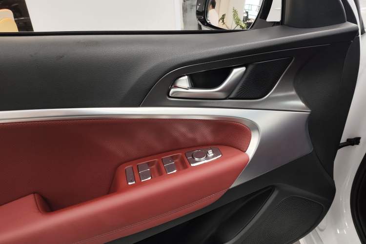 Used Genesis G70 2024 2.0T Hunter Model Rear-Drive Luxury Edition Shooting Brake Interior 7