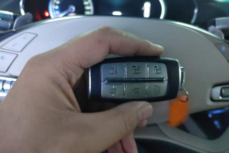 Used Genesis G80 2021 2.5T Rear-Drive Luxury Edition Interior 1