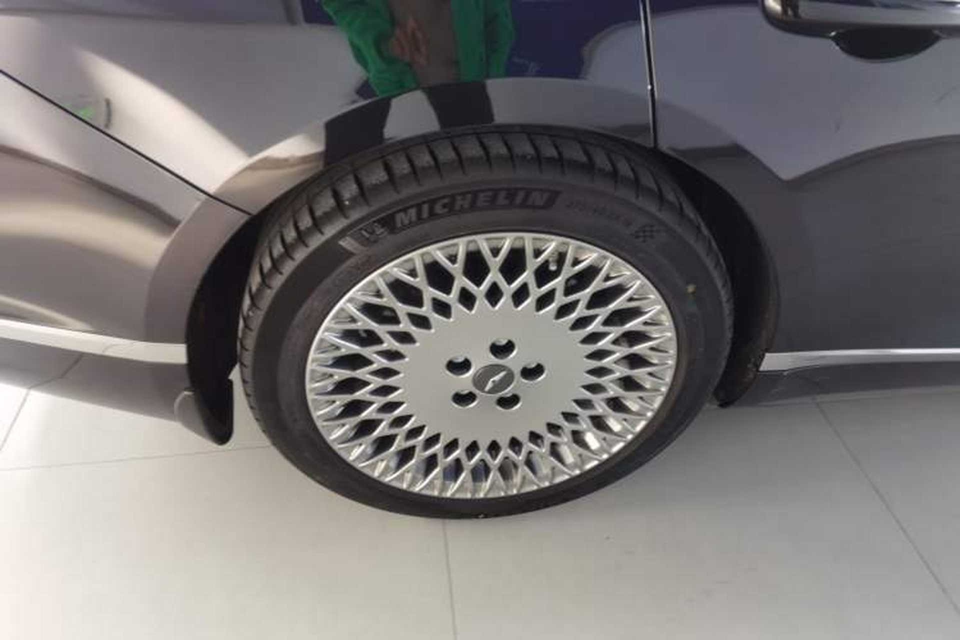 Used Genesis G80 2023 2.5T Rear-Drive Flagship Edition Right Rear Wheel Hub