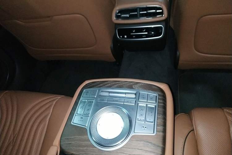 Used Genesis G80 2021 2.5T Rear-Drive Flagship Edition Audio And AC Panel