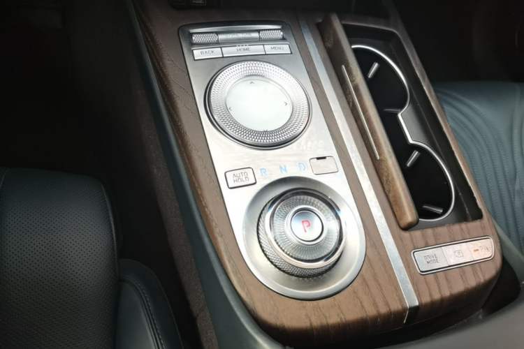 Used Genesis G80 2021 2.5T Rear-Drive Luxury Edition Gear Lever