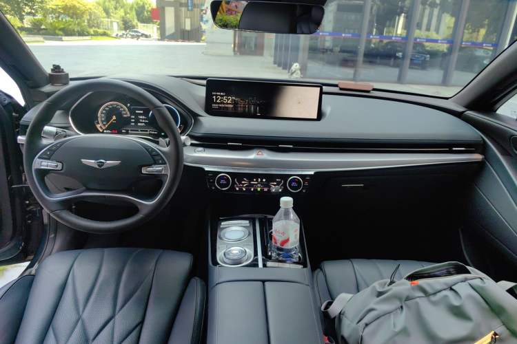 Used Genesis G80 2021 2.5T Rear-Drive Luxury Edition Interior 2
