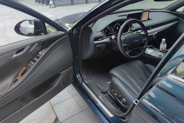 Used Genesis G80 2021 2.5T Rear-Drive Luxury Edition Interior 3