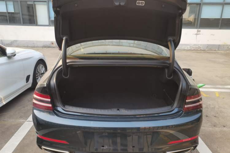 Used Genesis G80 2021 2.5T Rear-Drive Luxury Edition Trunk