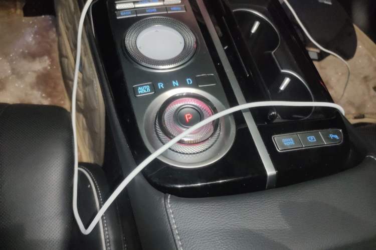Used Genesis G80 2021 2.5T Rear-Drive Luxury Edition Gear Lever