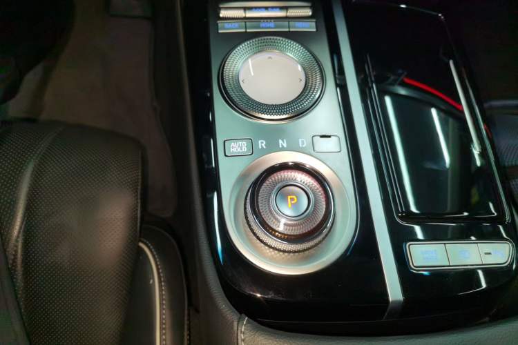 Used Genesis G80 2021 2.5T Rear-Drive Luxury Edition Gear Lever