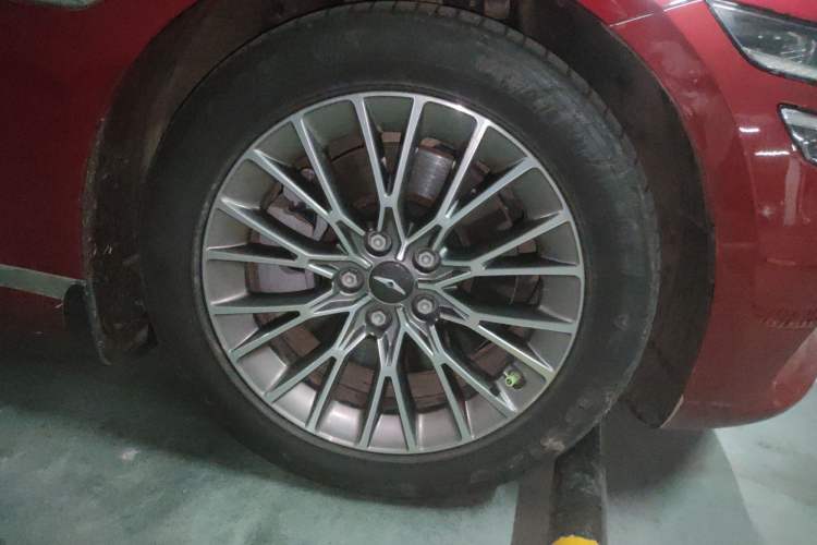 Used Genesis G80 2021 2.5T Rear-Drive Luxury Edition Right Front Wheel Hub