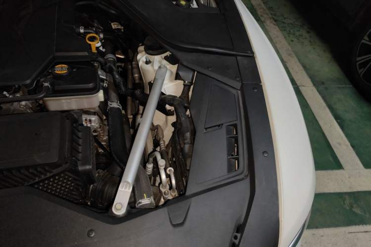 Used Genesis G80 2021 2.5T Four-Wheel Drive Flagship Edition Engine Bay Left