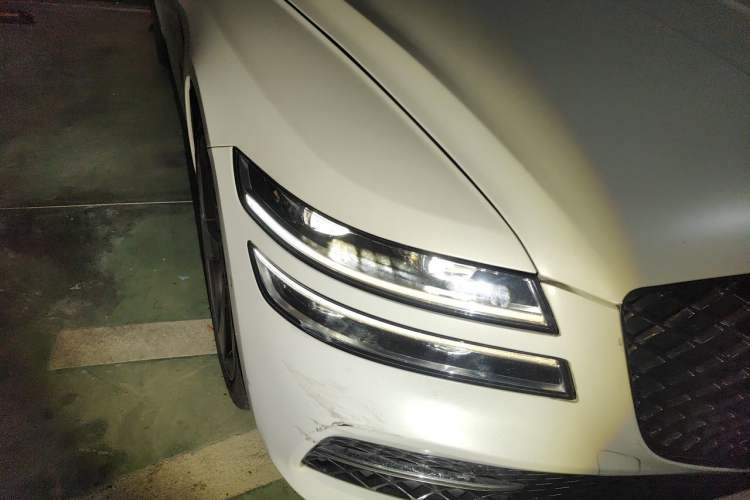 Used Genesis G80 2021 2.5T Four-Wheel Drive Flagship Edition Right Front Headlight