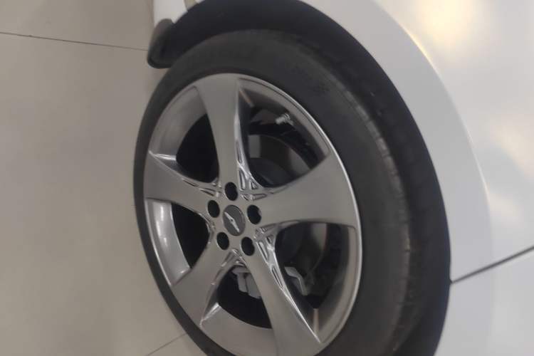 Used Genesis G80 2021 2.5T Rear-Drive Flagship Edition Right Rear Wheel Hub