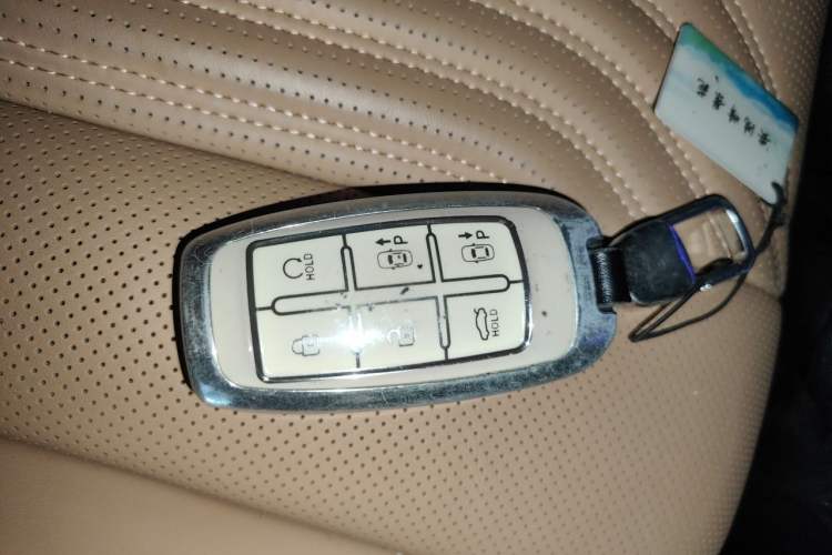 Used Genesis G80 2021 2.5T Four-Wheel Drive Flagship Edition Vehicle Key