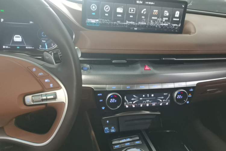 Used Genesis G80 2023 2.5T Four-Wheel Drive Luxury Edition Audio And AC Panel