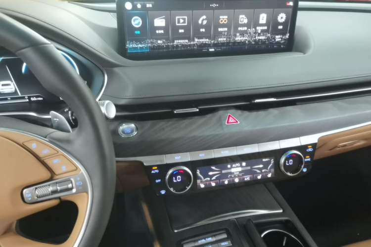 Used Genesis G80 2023 2.5T Rear-Drive Flagship Edition Audio And AC Panel
