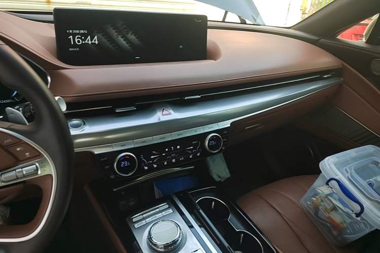 Used Genesis G80 2023 2.5T Four-Wheel-Drive Flagship Edition Audio And AC Panel