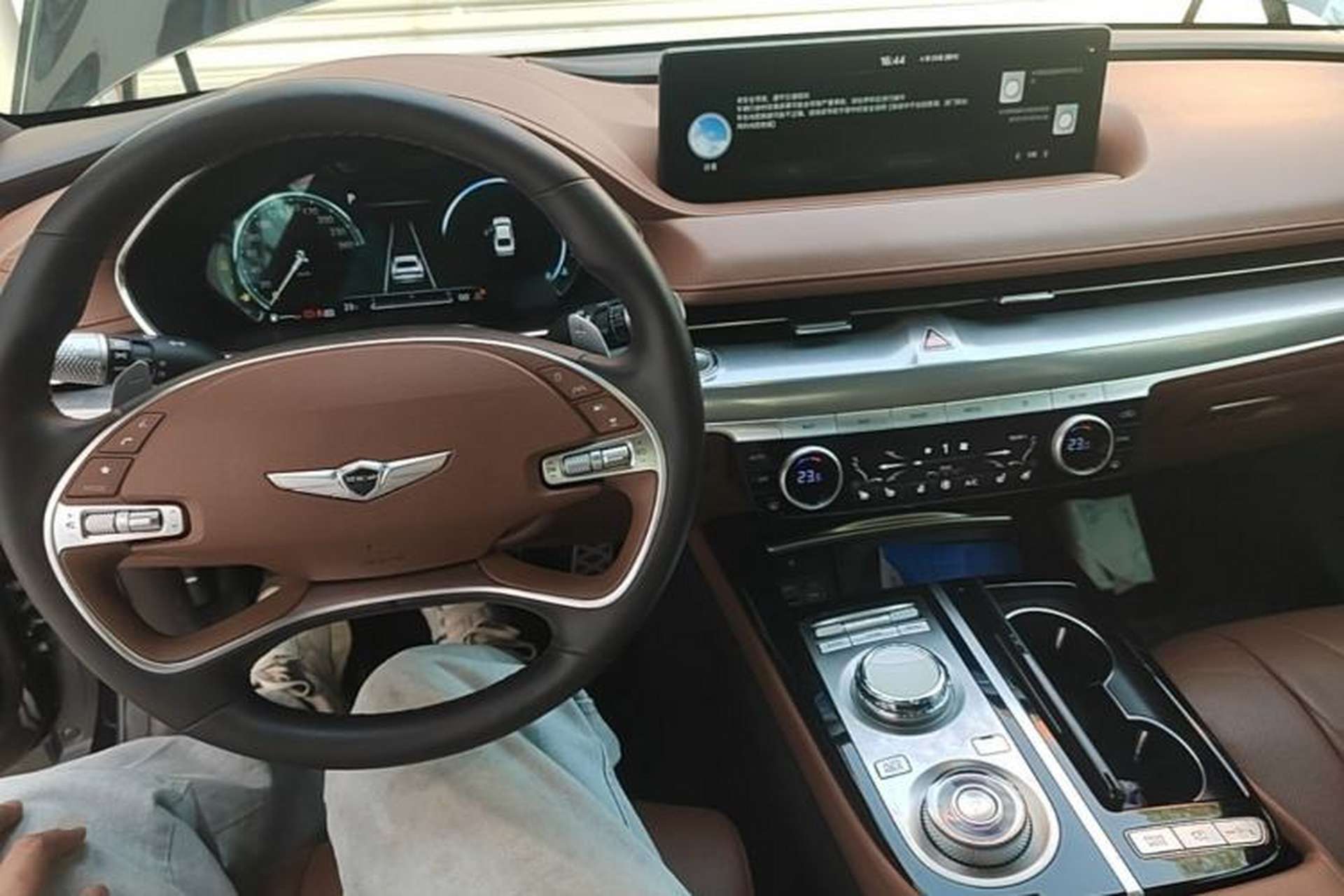 Used Genesis G80 2023 2.5T Four-Wheel-Drive Flagship Edition Center Console