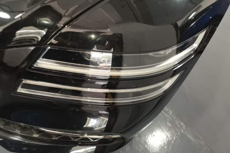 Used Genesis G80 2023 2.5T Four-Wheel Drive Luxury Edition Left Front Headlight