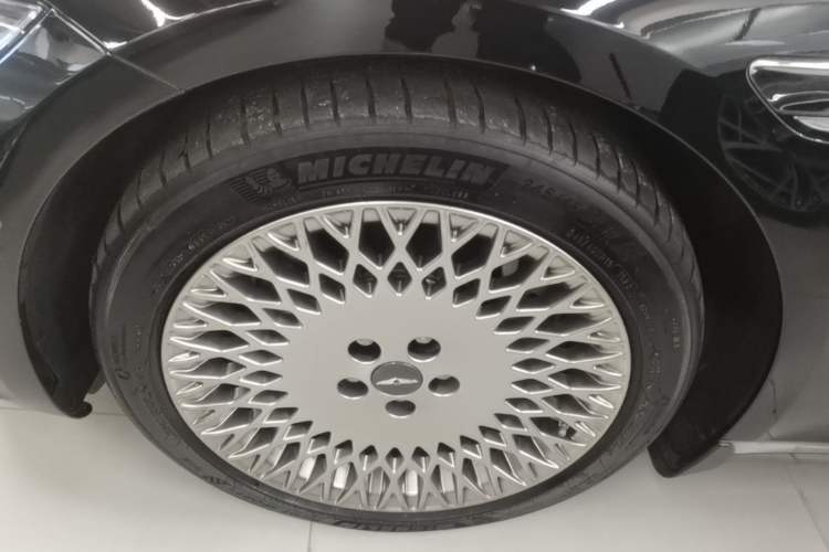 Used Genesis G80 2023 2.5T Rear-Drive Flagship Edition Left Front Wheel Hub