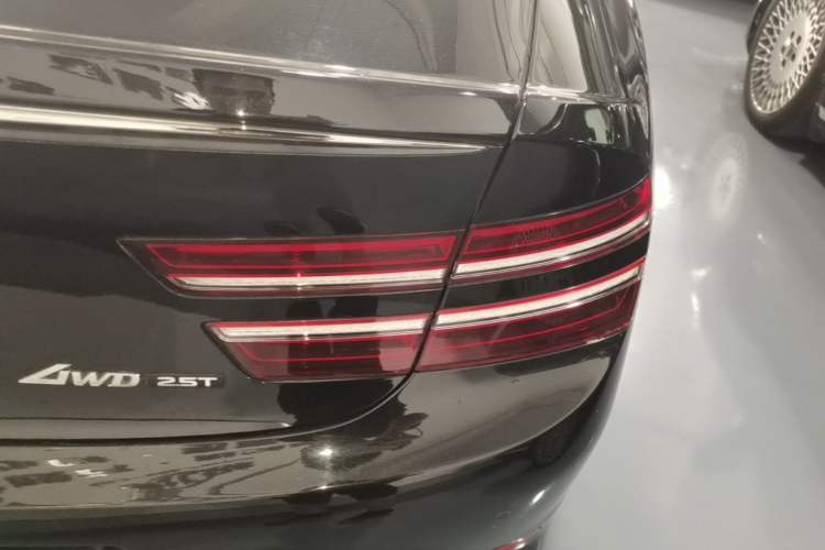 Used Genesis G80 2023 2.5T Four-Wheel Drive Luxury Edition Right Rear Taillight
