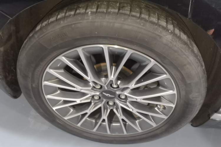 Used Genesis G80 2023 2.5T Four-Wheel Drive Luxury Edition Right Rear Wheel Hub