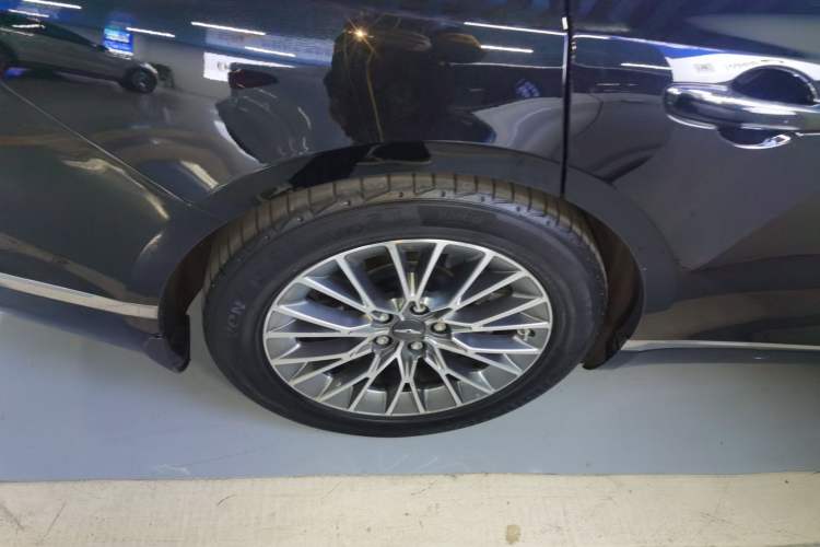 Used Genesis G80 2023 2.5T Rear-Drive Luxury Edition Right Rear Wheel Hub