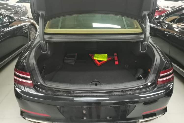 Used Genesis G80 2023 2.5T Rear-Drive Flagship Edition Trunk