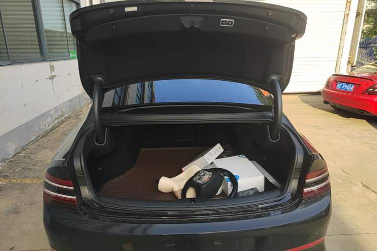Used Genesis G80 2023 2.5T Four-Wheel-Drive Flagship Edition Trunk