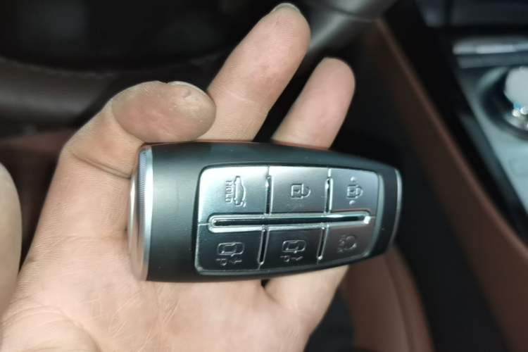 Used Genesis G80 2023 2.5T Four-Wheel Drive Luxury Edition Vehicle Key
