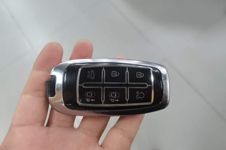 Used Genesis G80 2023 2.5T Rear-Drive Flagship Edition Vehicle Key