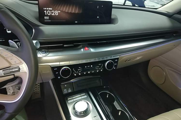 Used Genesis G80 2023 2.5T Rear-Drive Luxury Edition Audio And AC Panel