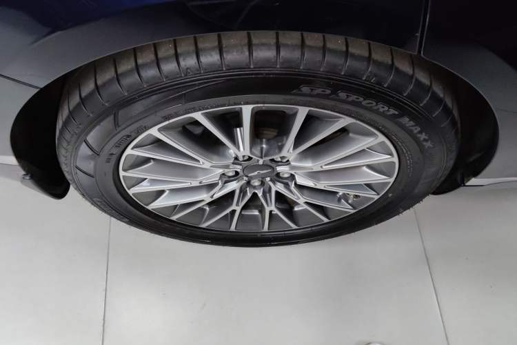 Used Genesis G80 2023 2.5T Rear-Drive Luxury Edition Exterior 8
