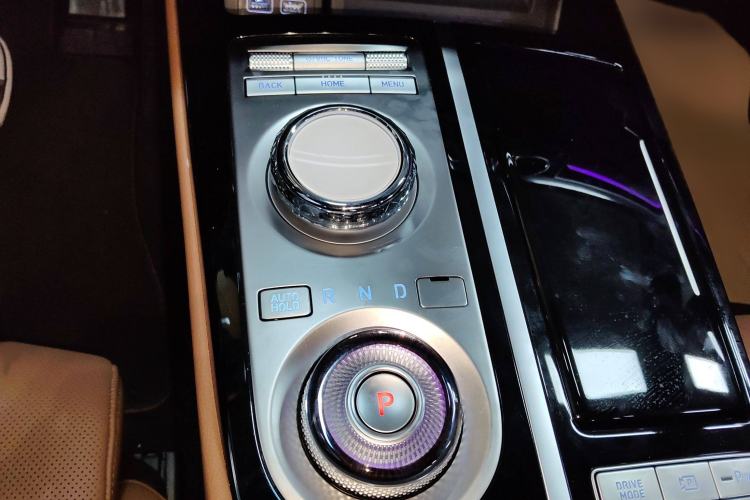 Used Genesis G80 2023 2.5T Rear-Drive Luxury Edition Gear Lever