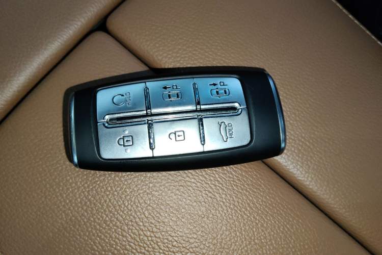 Used Genesis G80 2023 2.5T Rear-Drive Luxury Edition Interior 1