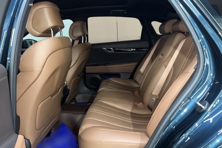 Used Genesis G80 2023 2.5T Rear-Drive Luxury Edition Interior 5