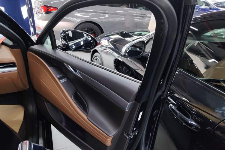 Used Genesis G80 2023 2.5T Rear-Drive Luxury Edition Interior 5