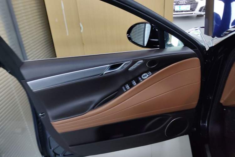 Used Genesis G80 2023 2.5T Rear-Drive Luxury Edition Interior 7