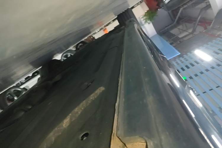 Used Genesis G80 2023 2.5T Rear-Drive Luxury Edition Left Side Sill