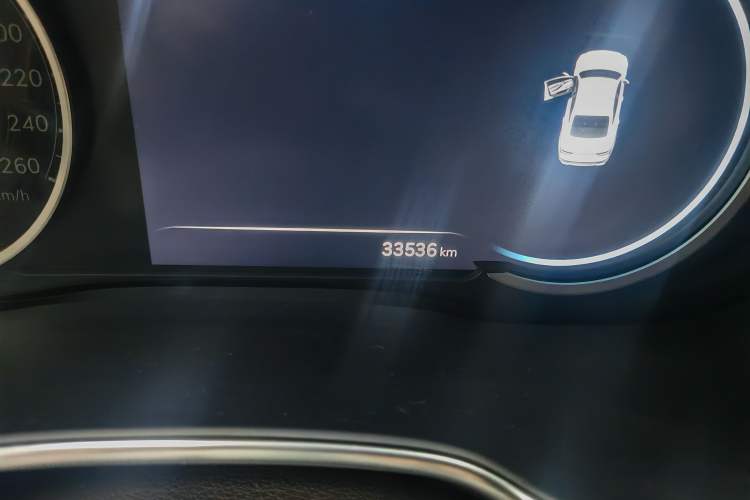 Used Genesis G80 2023 2.5T Rear-Drive Luxury Edition Odometer Close Up