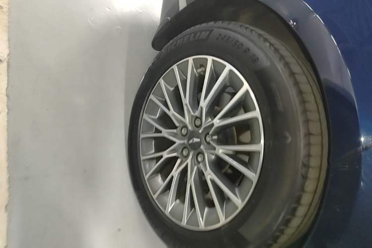 Used Genesis G80 2023 2.5T Rear-Drive Luxury Edition Right Rear Wheel Hub
