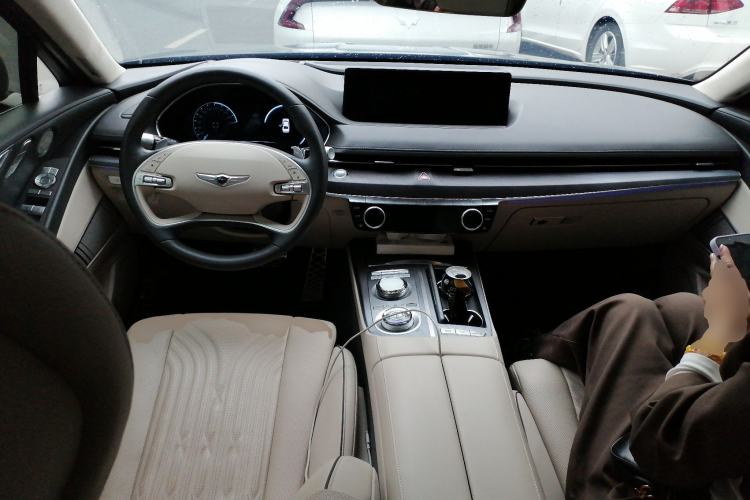 Used Genesis G80 2023 2.5T Rear-Drive Flagship Edition Center Console