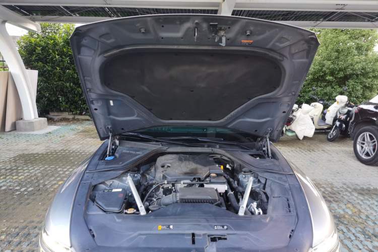 Used Genesis G80 2023 2.5T Four-Wheel-Drive Flagship Edition Engine Bay
