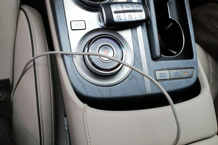 Used Genesis G80 2023 2.5T Rear-Drive Flagship Edition Gear Lever