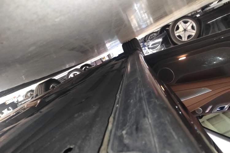 Used Genesis G80 2023 2.5T Rear-Drive Luxury Edition Left Side Sill