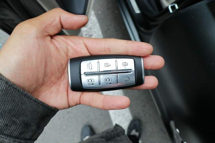 Used Genesis G80 2023 2.5T Rear-Drive Flagship Edition Vehicle Key