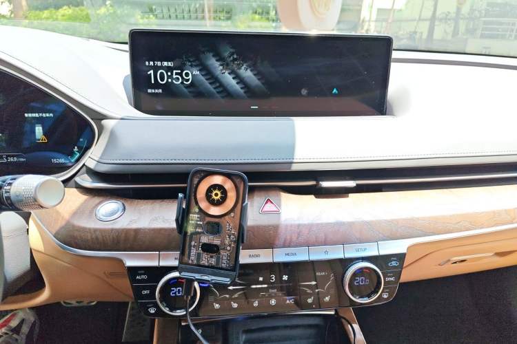 Used Genesis G80 2023 2.5T Rear-Drive Flagship Edition Audio And AC Panel