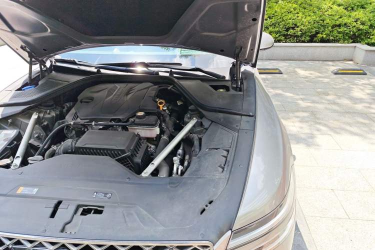 Used Genesis G80 2023 2.5T Rear-Drive Flagship Edition Engine Bay Left