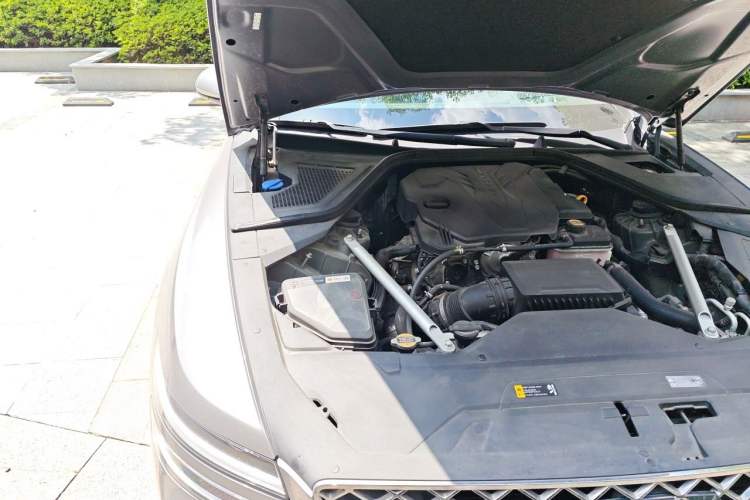 Used Genesis G80 2023 2.5T Rear-Drive Flagship Edition Engine Bay Right